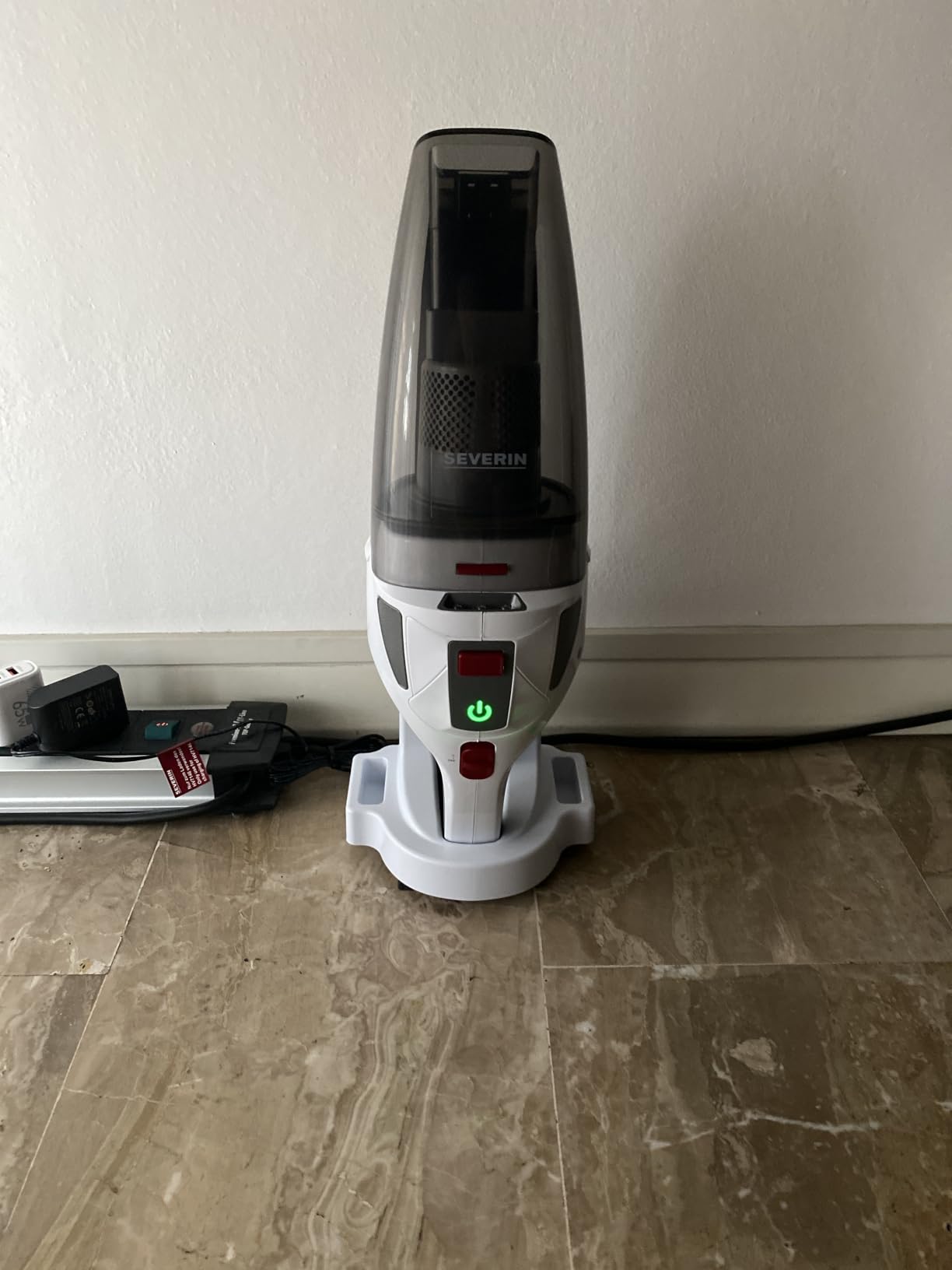 Severin Pulizia HV 7146 aspirapolvere senza fili handheld solidi liquidi