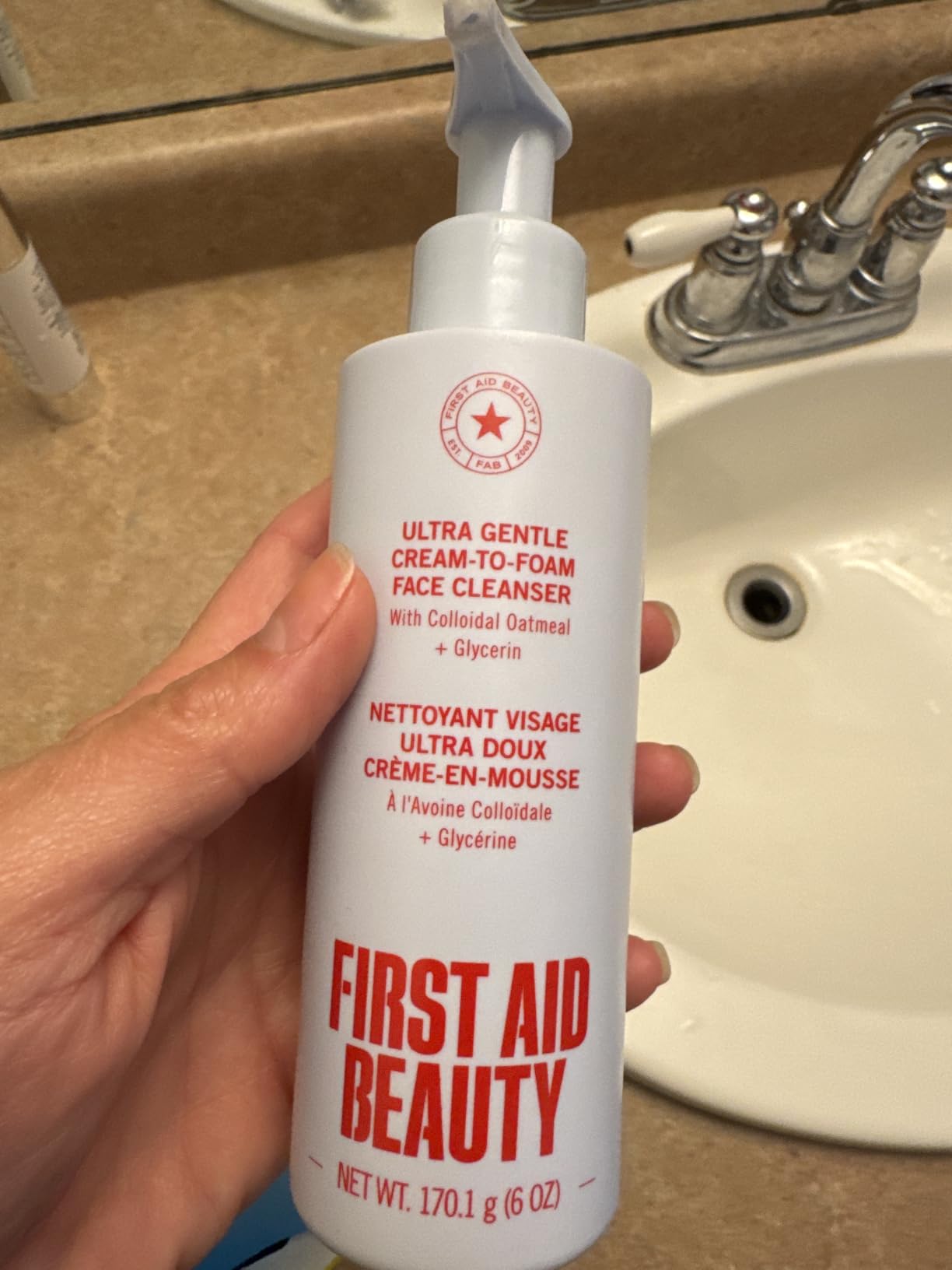 First Aid Beauty Cleansers Pure Skin detergente viso 170 g sensibili