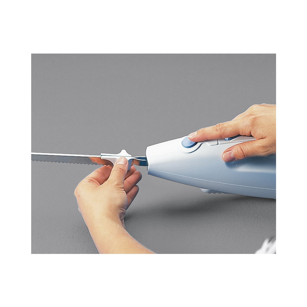 Severin EM 3965 Coltello Elettrico 100W Bianco Lame Lavabili