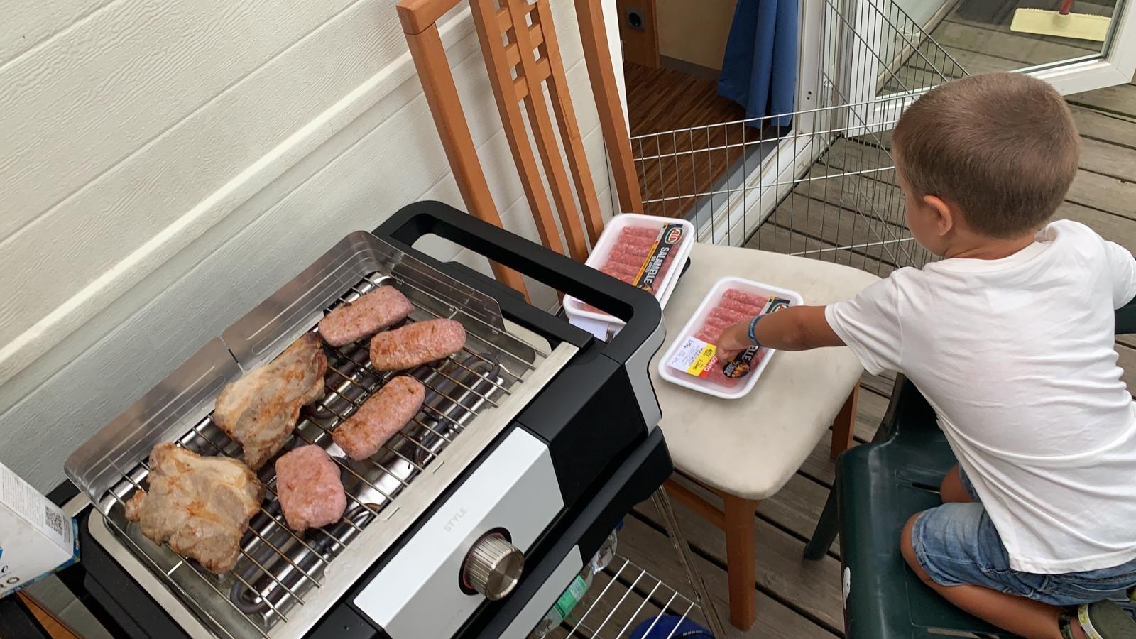 Severin PG 8116 Barbecue Elettrico con Stand Nero 2500 W