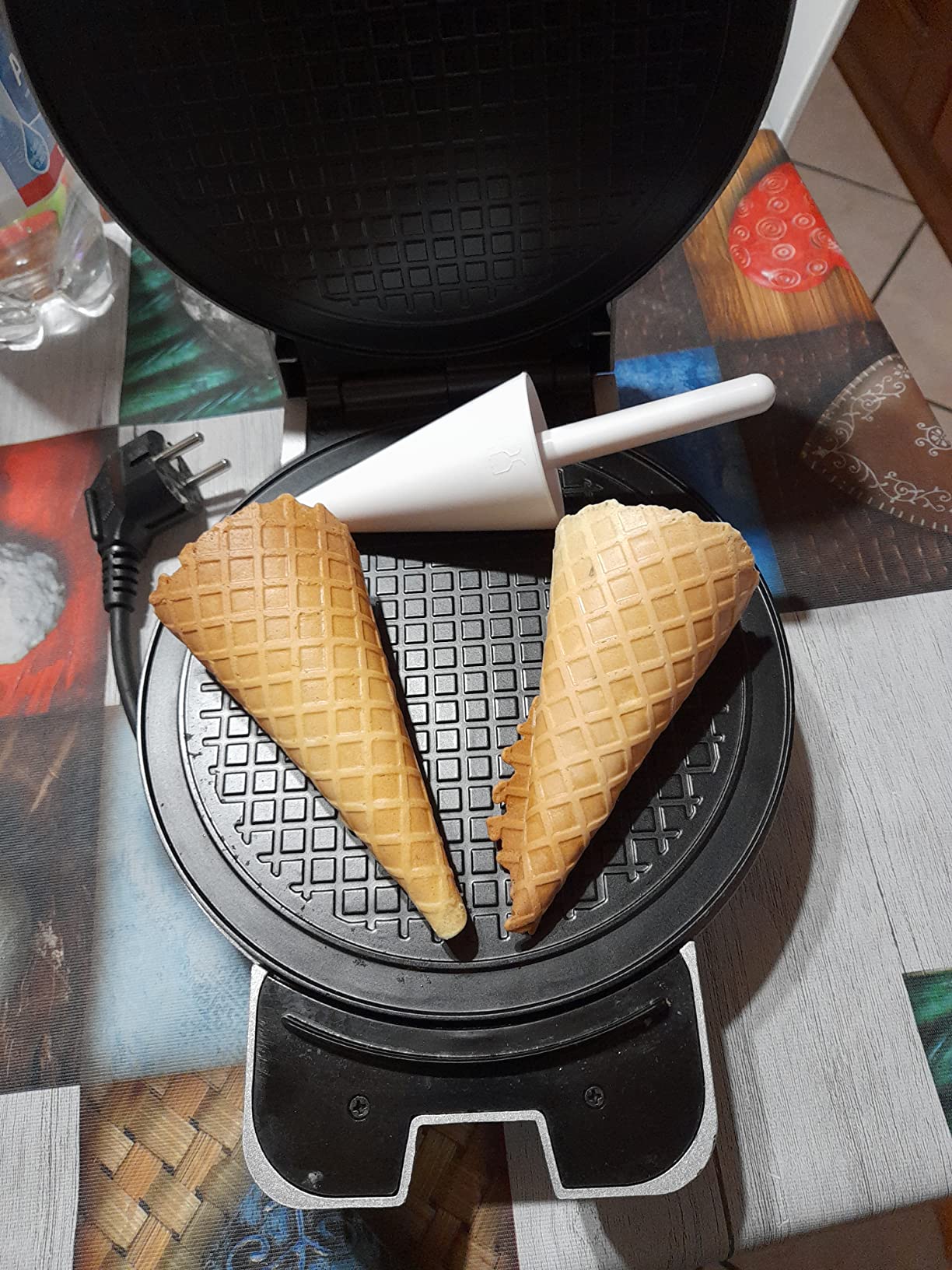 Severin HA 2082 cialdiera coni gelato 850W antiaderente