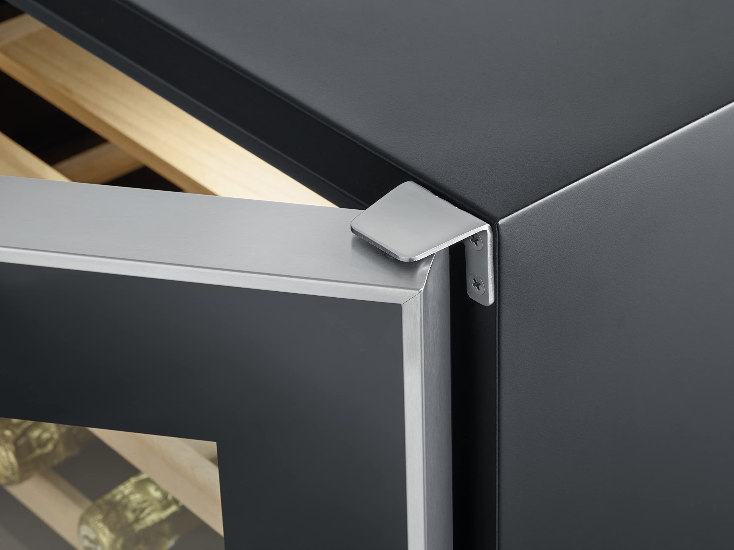 Severin WKS8894 Cantinetta Vino 28 Bottiglie Nero LED