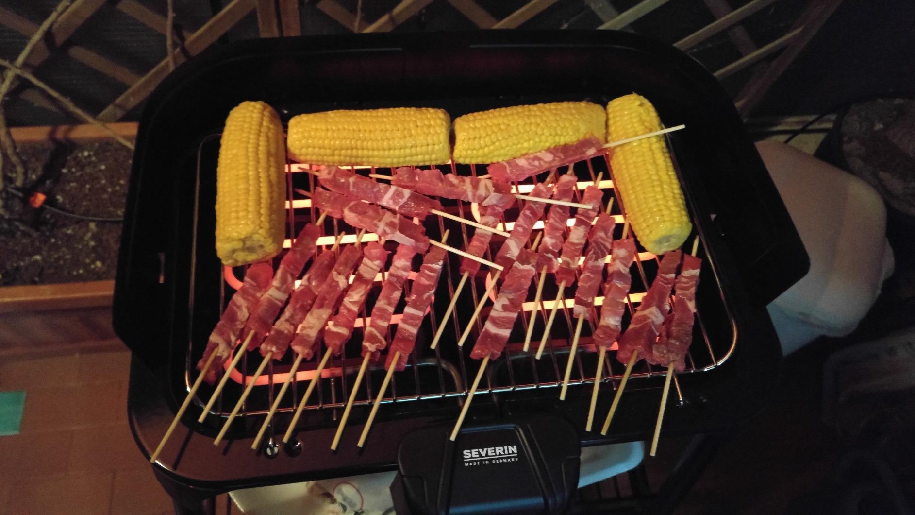Severin PG 2792 barbecue elettrico 2500W nero con piedi