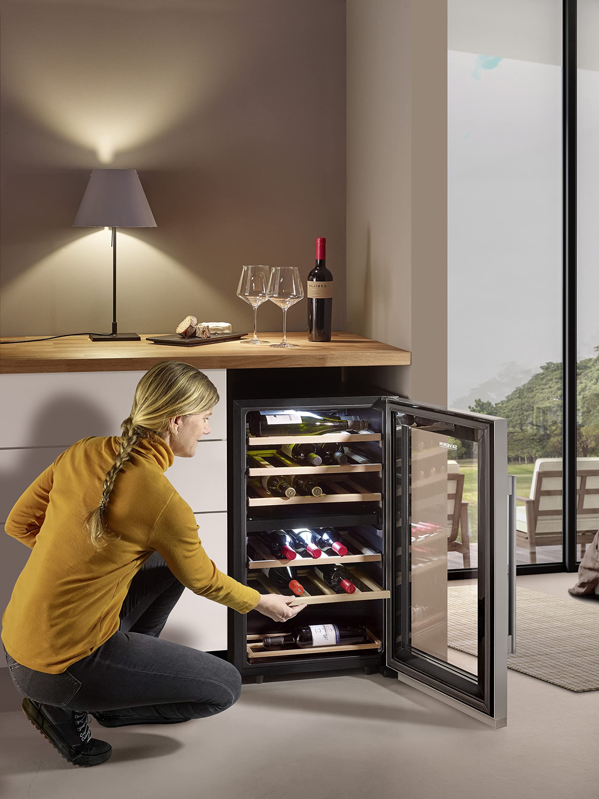 Severin WKS8894 Cantinetta Vino 28 Bottiglie Nero LED