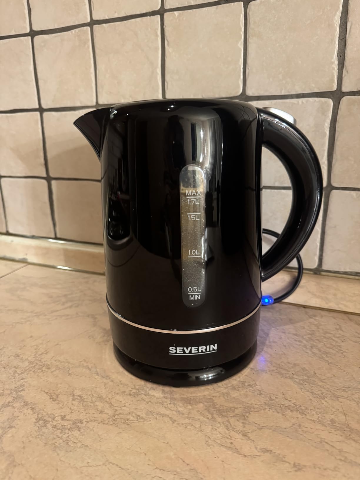 Severin WK 3498 Bollitore Elettrico Nero 1,5 L 2200 W