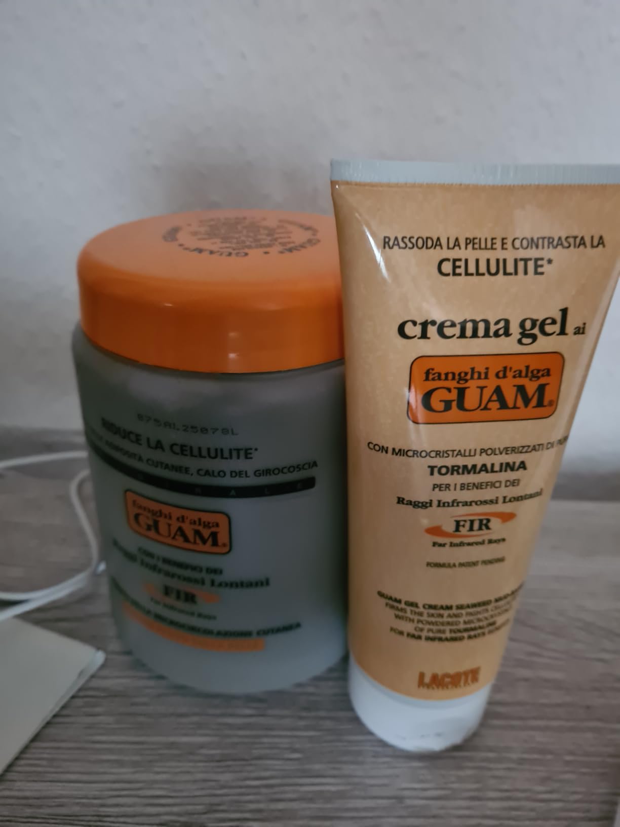 Guam Tourmaline F.I.R. fanghi alga 1000 g + crema gel 200 ml