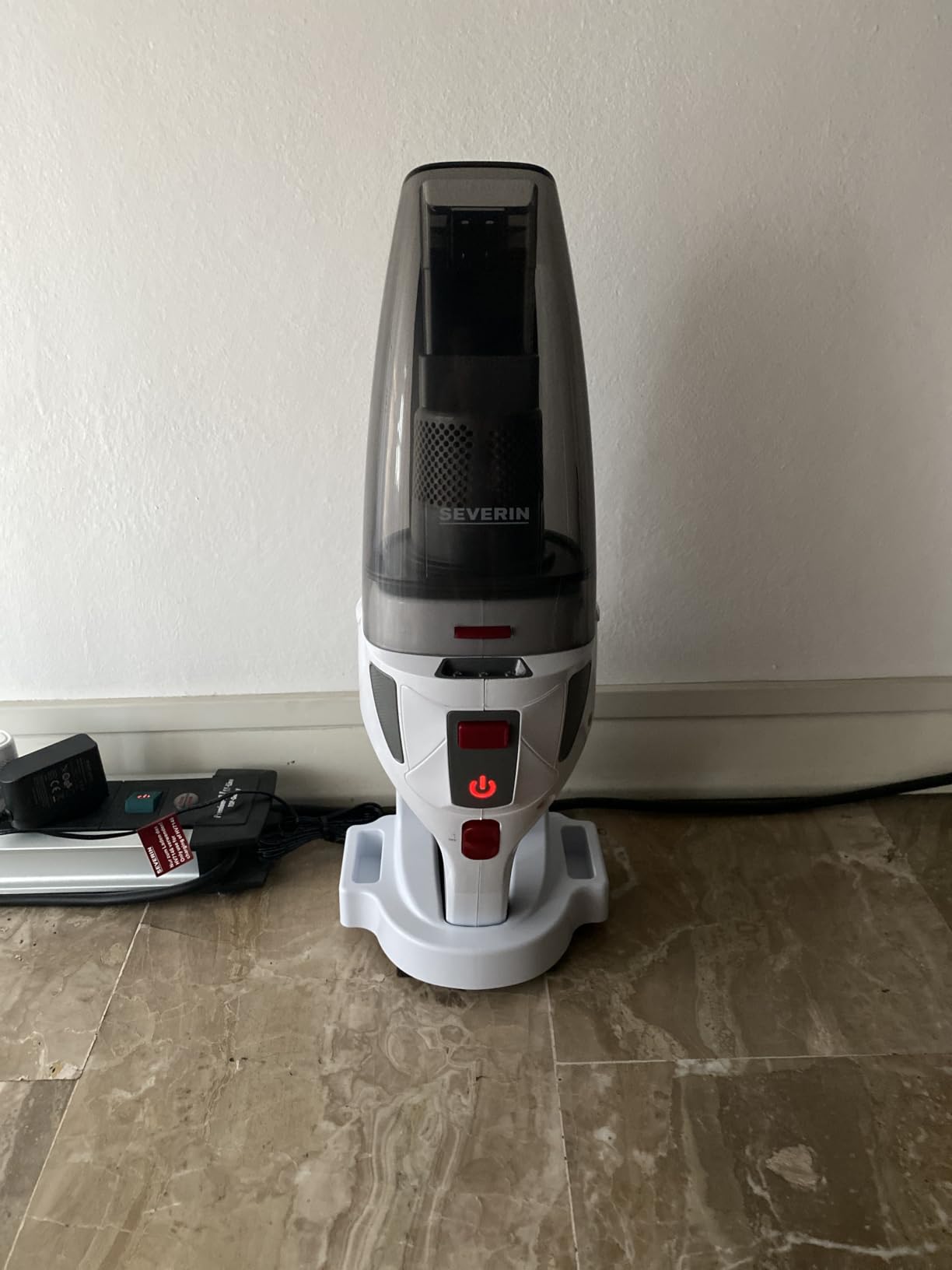Severin Pulizia HV 7146 aspirapolvere senza fili handheld solidi liquidi