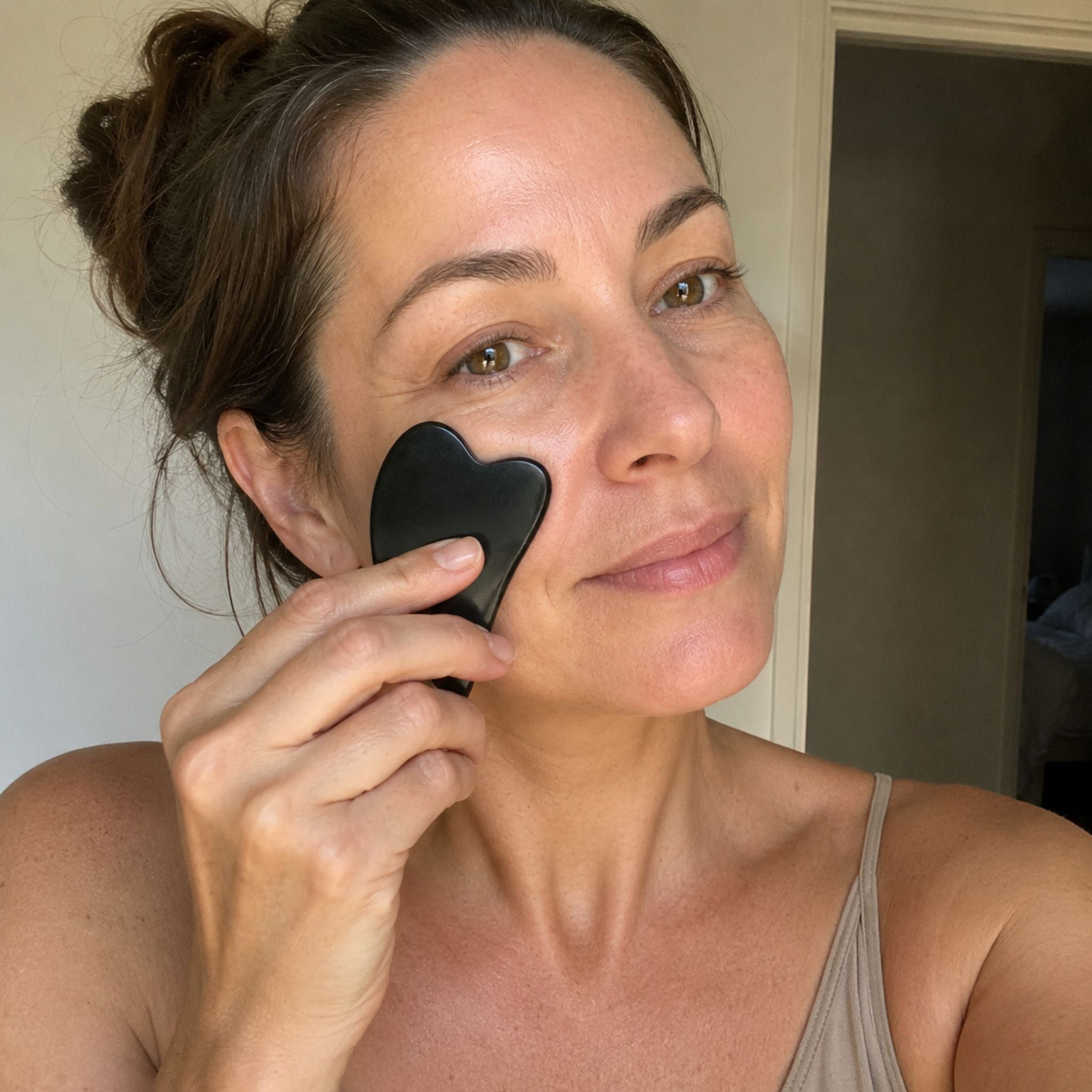 Merindah Botanicals Face Gym Gua Sha ossidiana nero viso