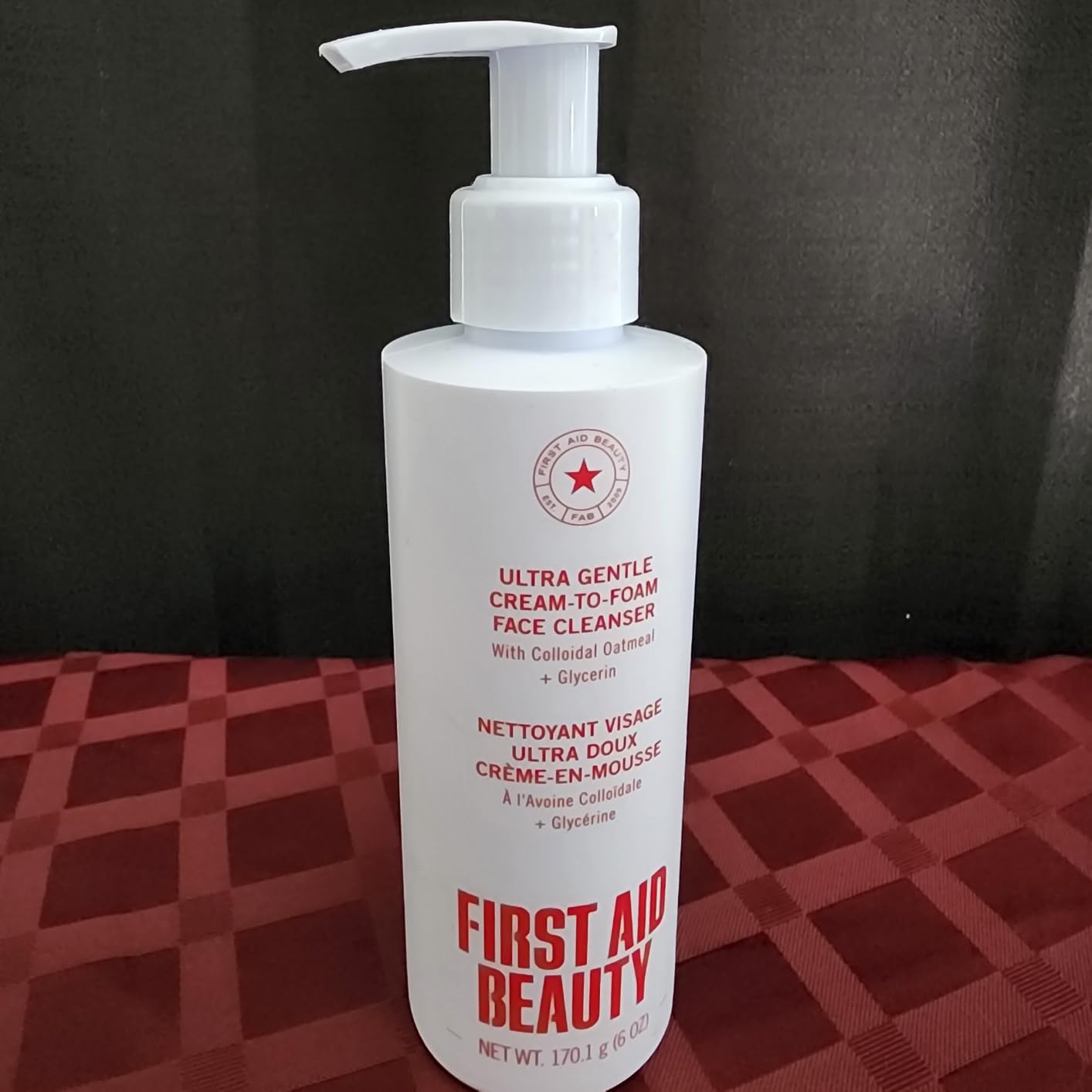 First Aid Beauty Cleansers Pure Skin detergente viso 170 g sensibili