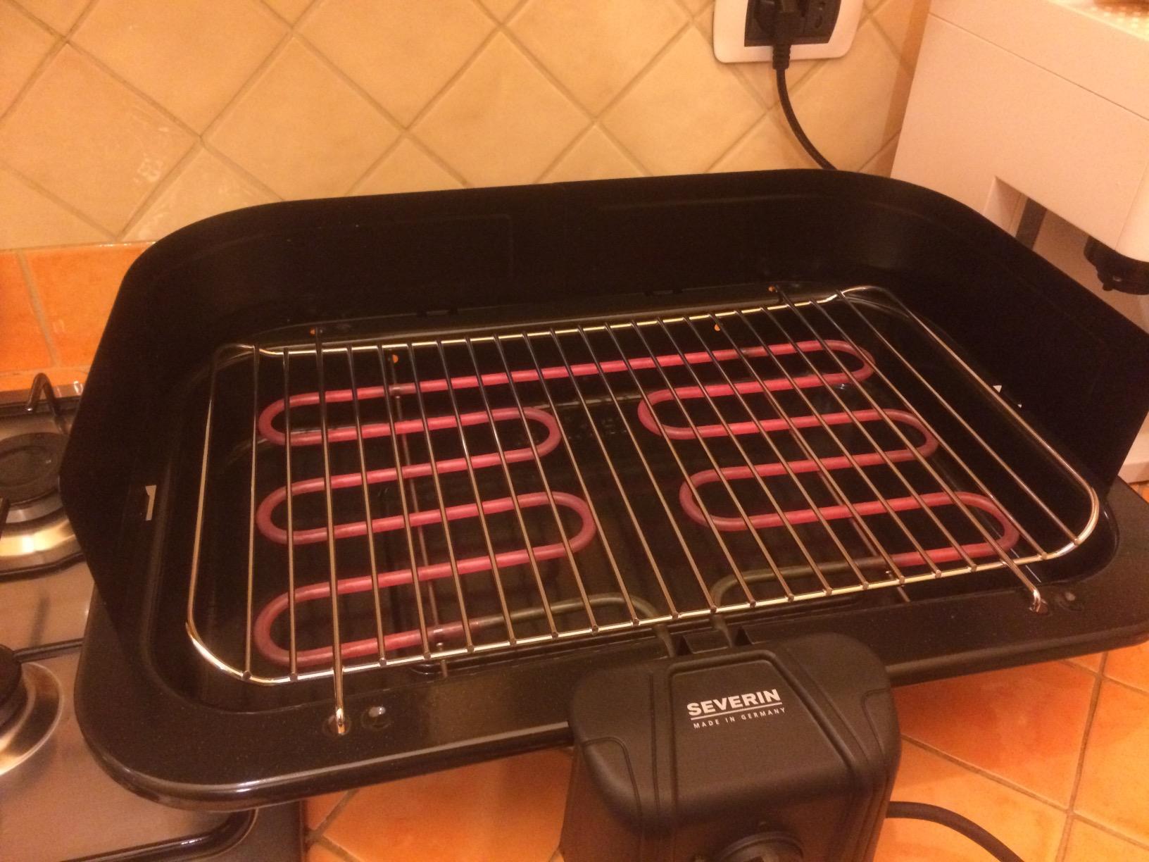 Severin PG 2791 barbecue elettrico con paravento 2500W nero