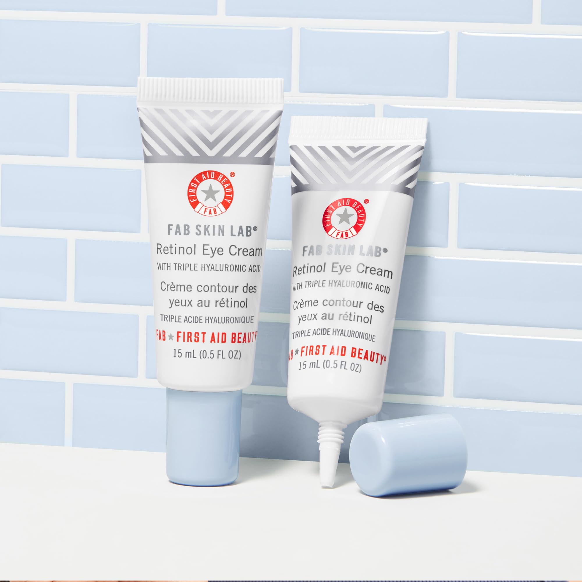 First Aid Beauty Crema Contorno Occhi 15 ml Retinolo Ialuronico