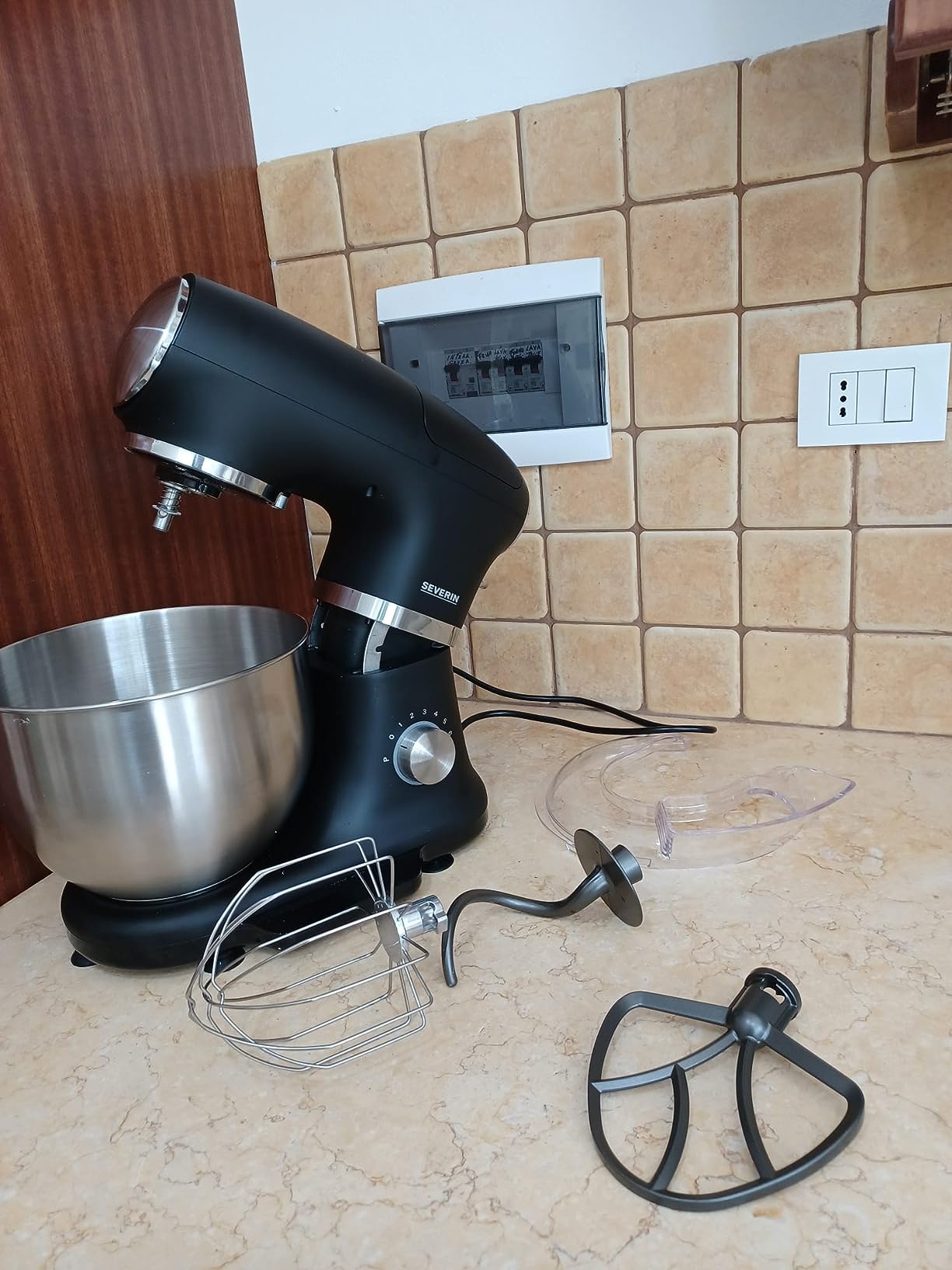 Severin KM 3898 impastatrice planetaria con bilancia 1000 W 5,5 L
