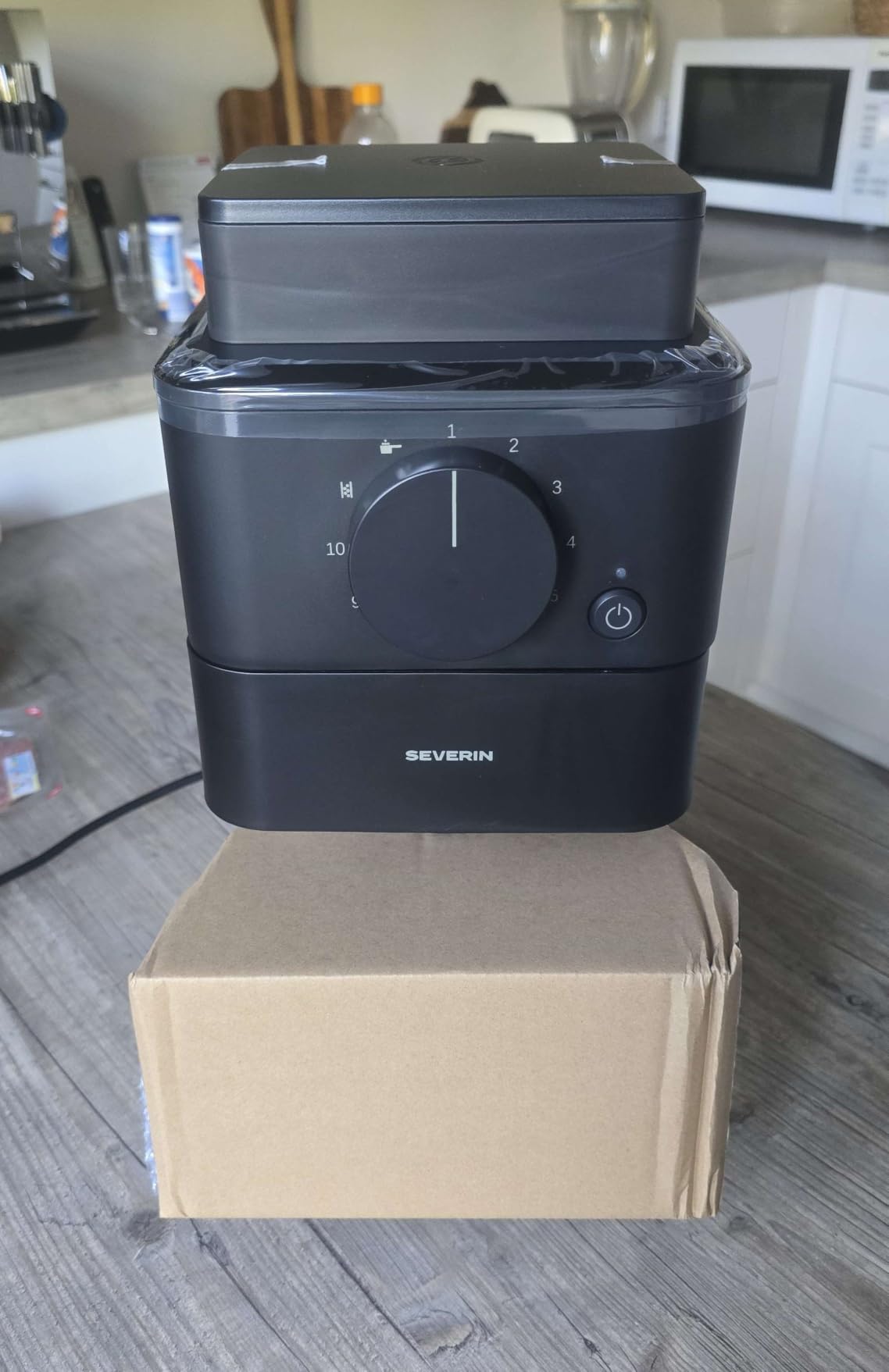 Severin KA 9215 macchina caffè con macinino 10 tazze timer