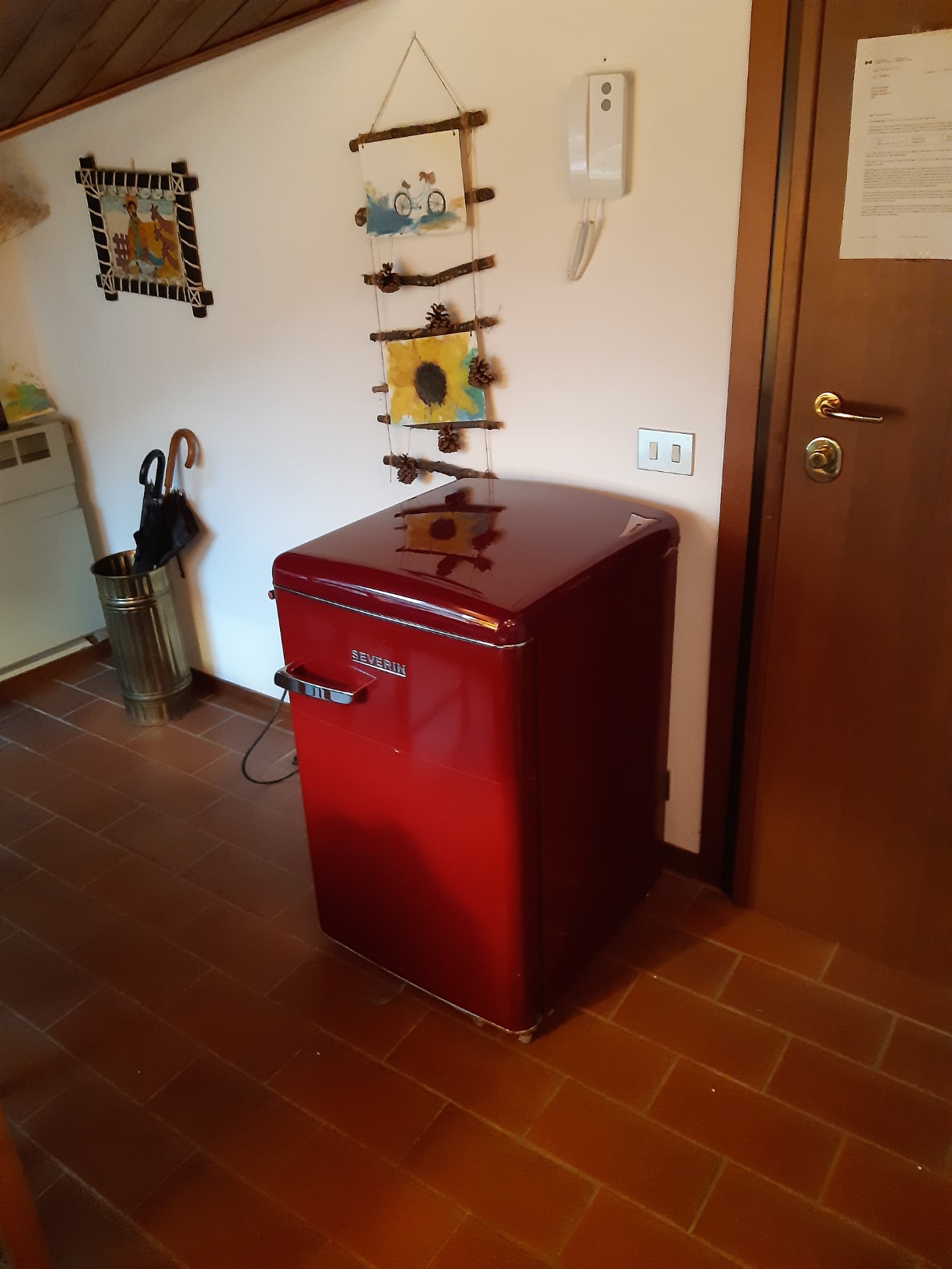 Severin RKS 8832 Mini Frigo Retrò 108L Nero