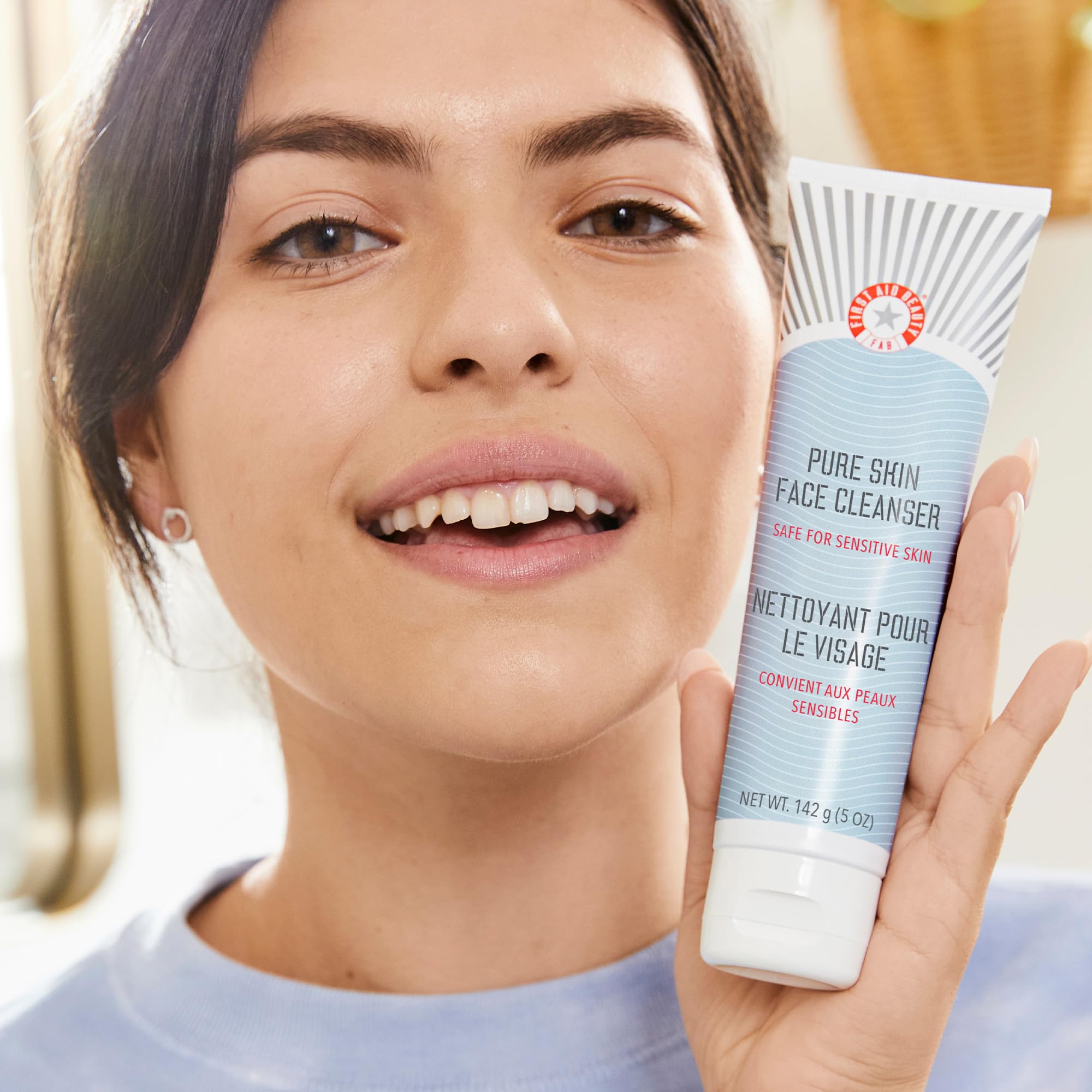 First Aid Beauty Cleansers Face Cleanser detergente 142 g