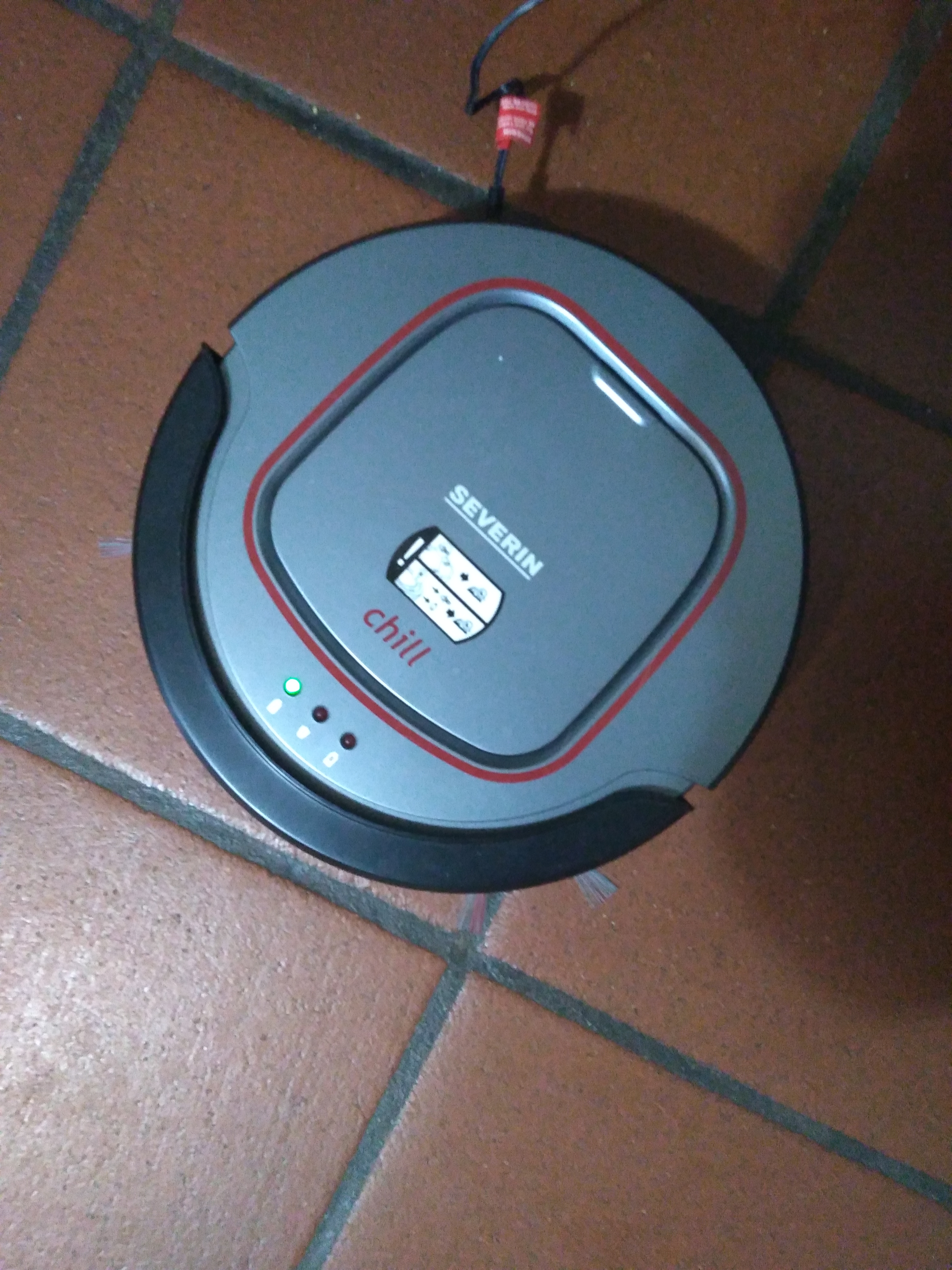 Severin Chill RB 7025 robot aspirapolvere grigio rosso