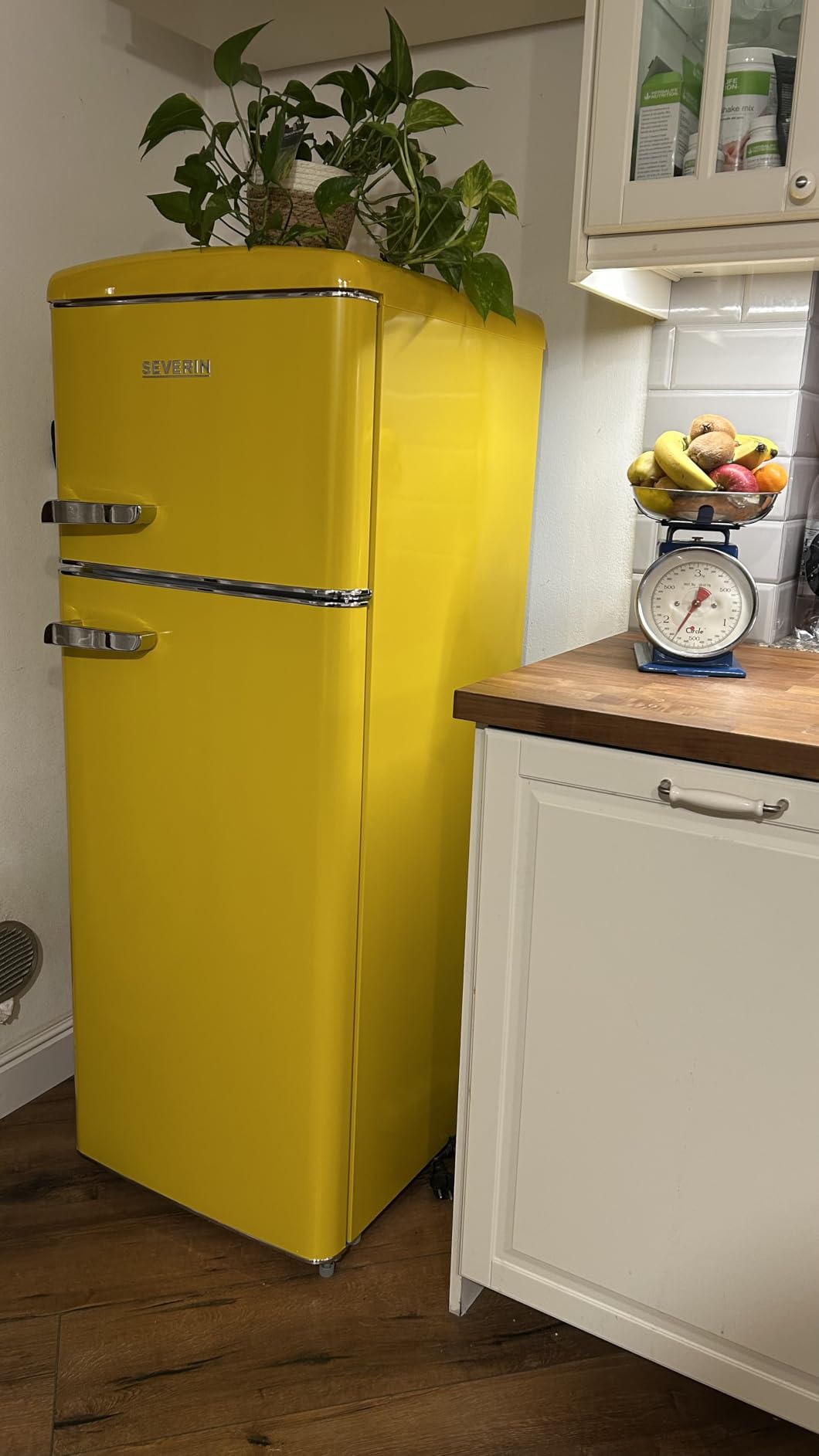 Severin RKG 8936 frigorifero combinato giallo 206 L retrò