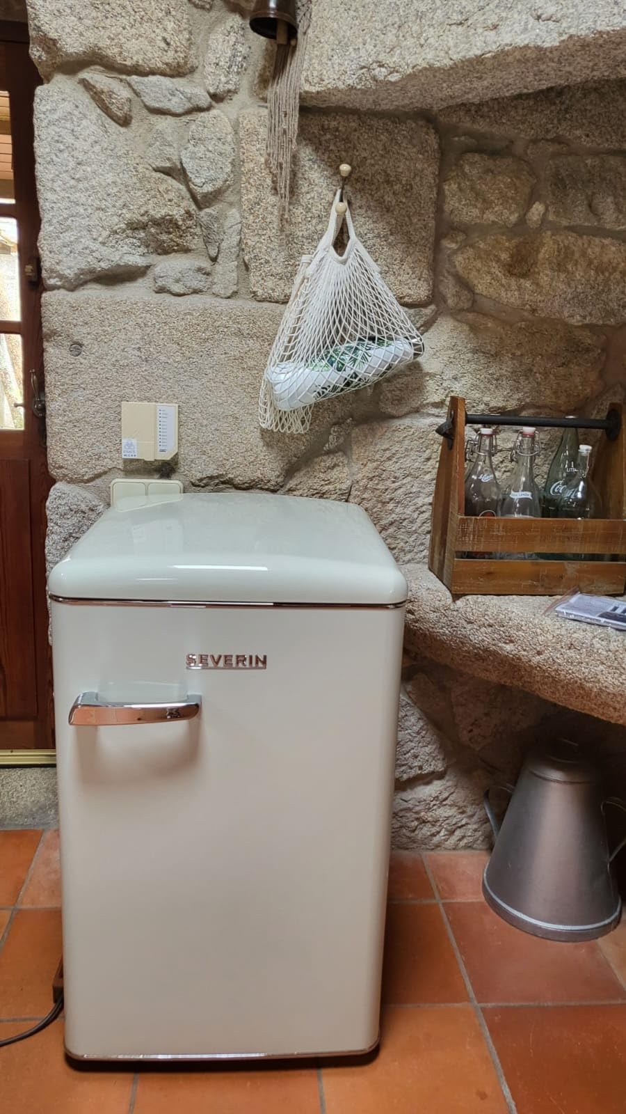 Severin RKS 8832 Mini Frigo Retrò 108L Nero