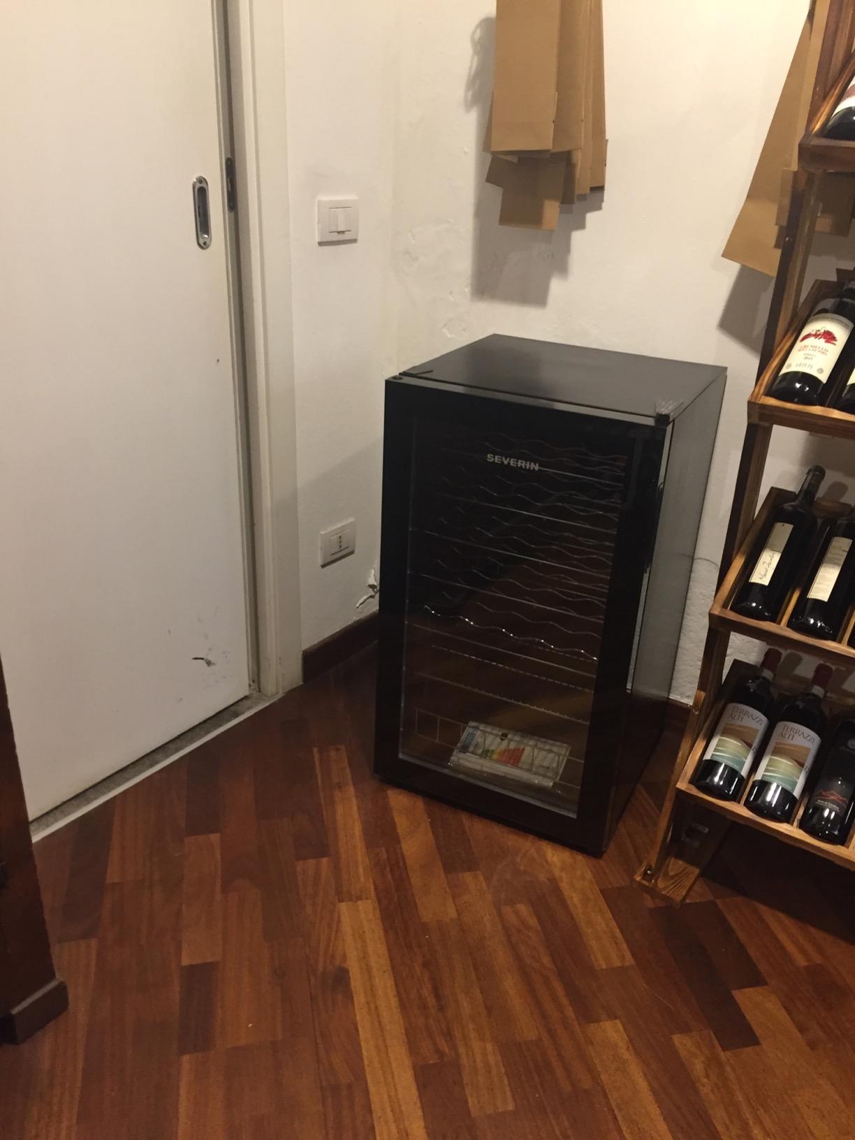 Severin KS 9894 cantinetta vino 33 bottiglie 95L nero